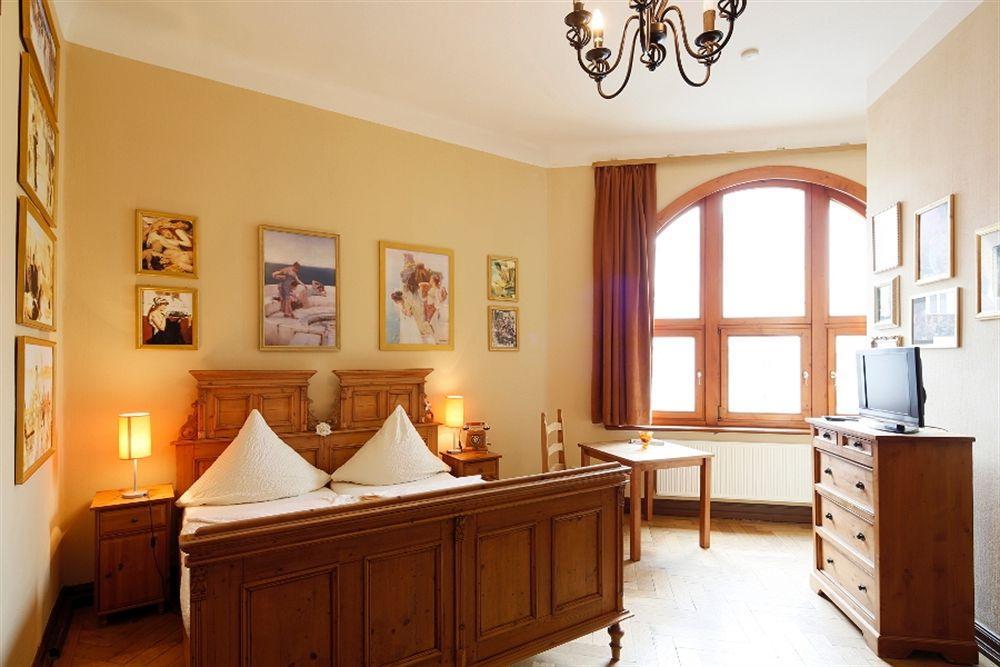 Avalon Bed & Breakfast Themen/- Nichtraucherhotel Ганновер Экстерьер фото