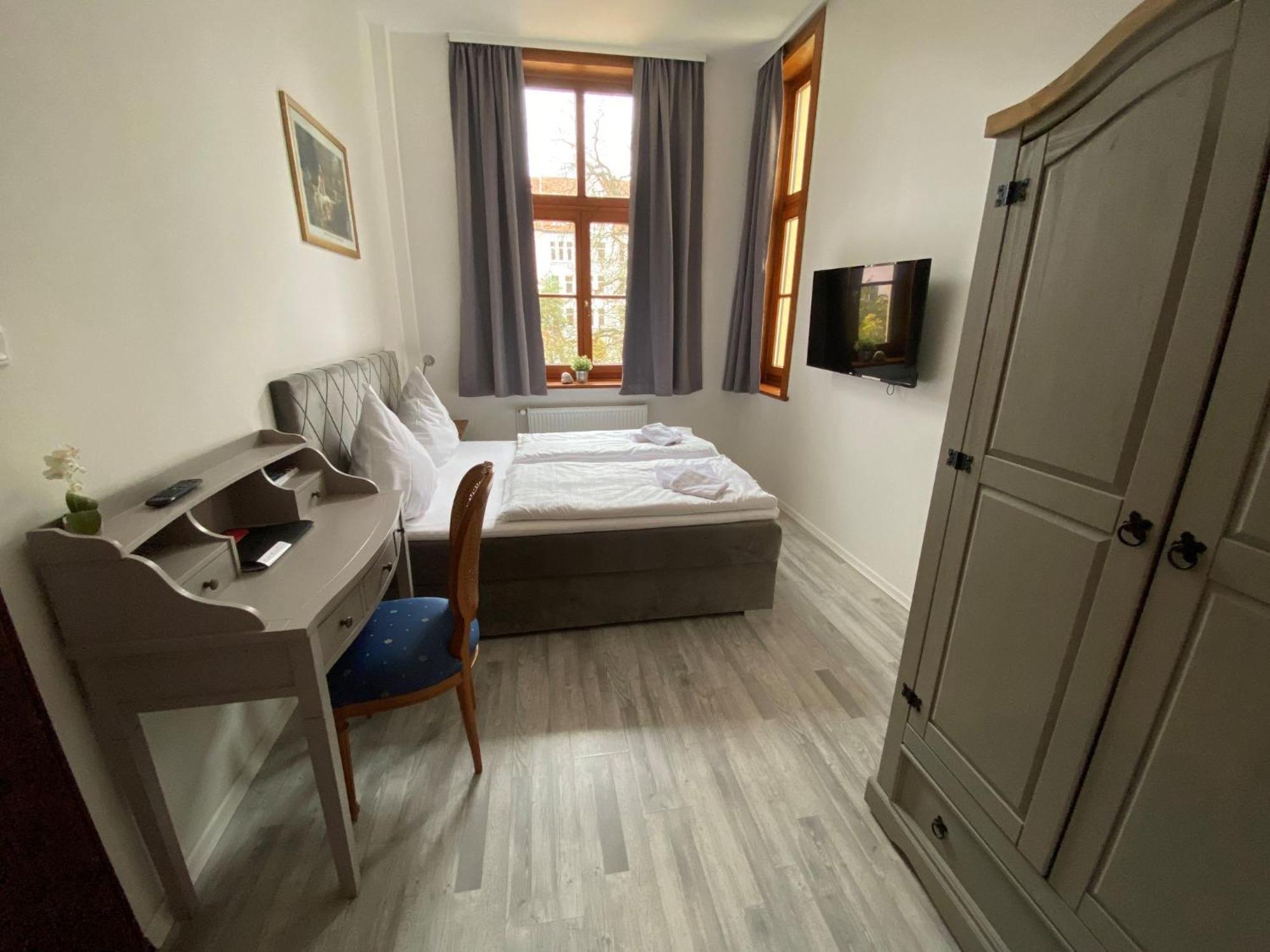 Avalon Bed & Breakfast Themen/- Nichtraucherhotel Ганновер Экстерьер фото