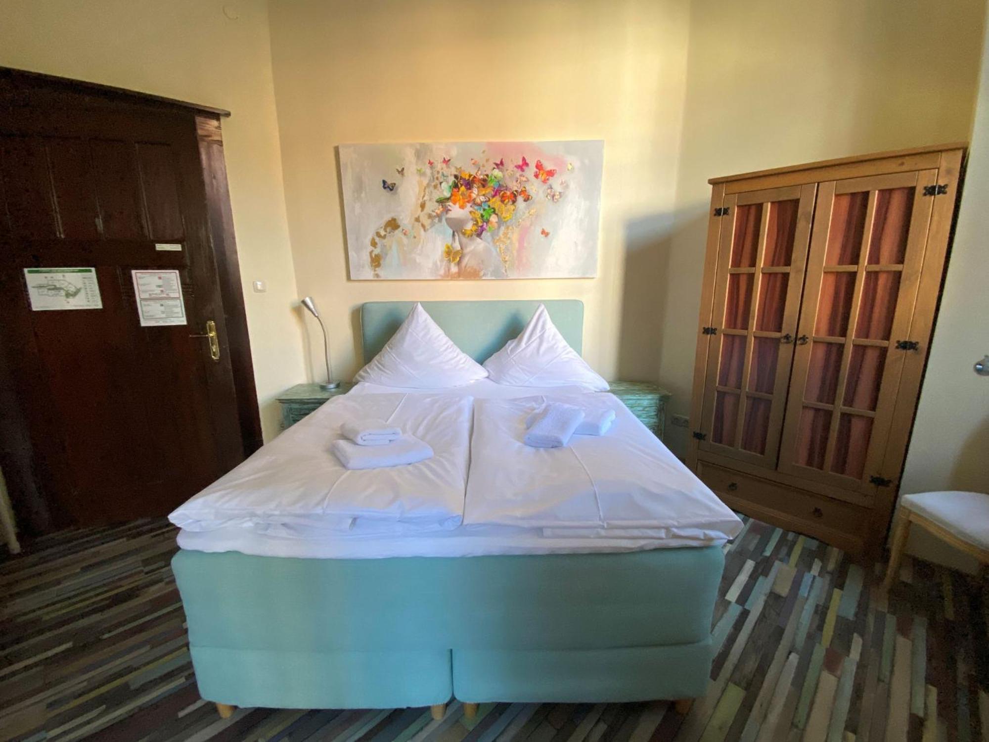 Avalon Bed & Breakfast Themen/- Nichtraucherhotel Ганновер Экстерьер фото