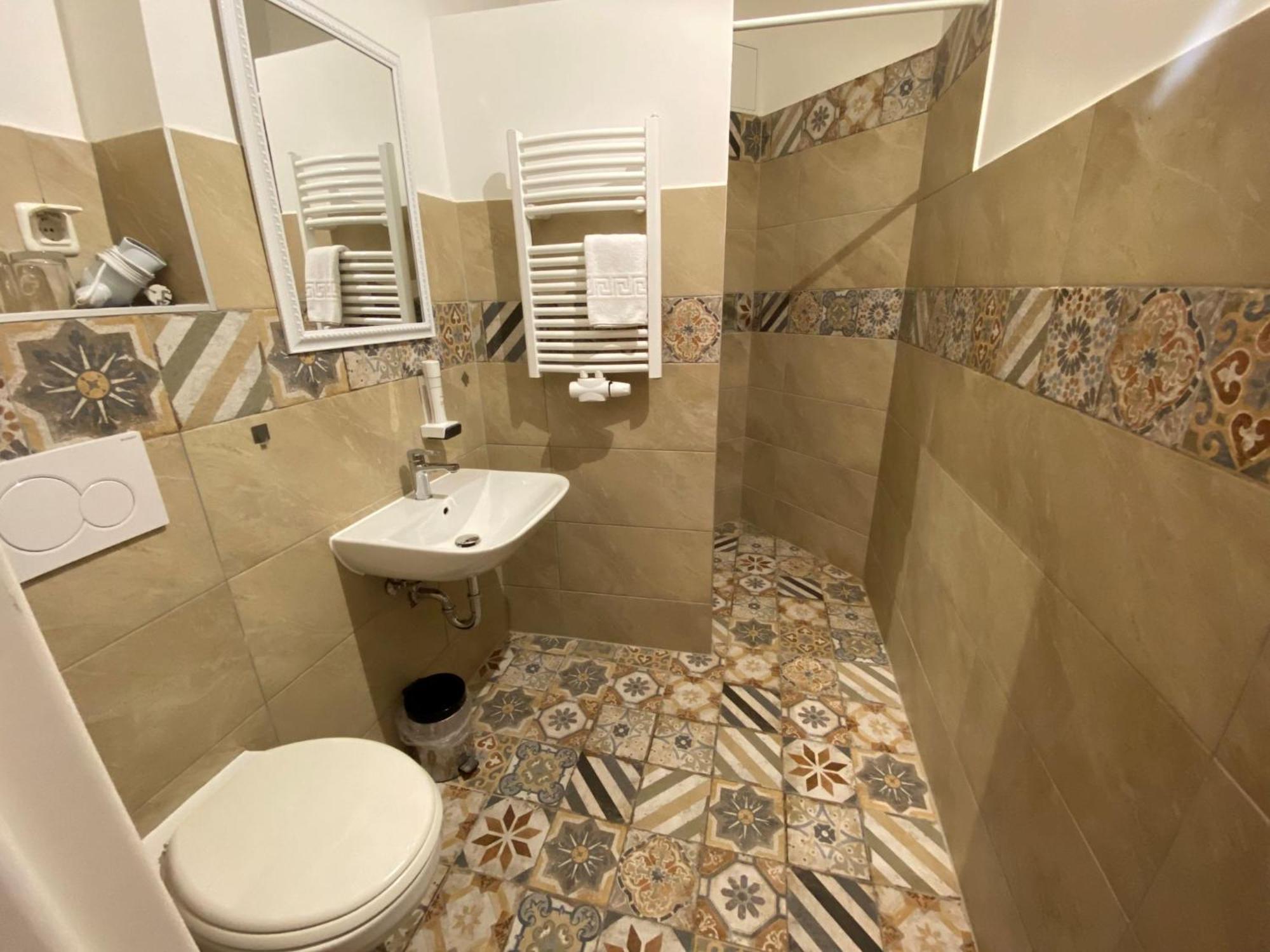 Avalon Bed & Breakfast Themen/- Nichtraucherhotel Ганновер Экстерьер фото