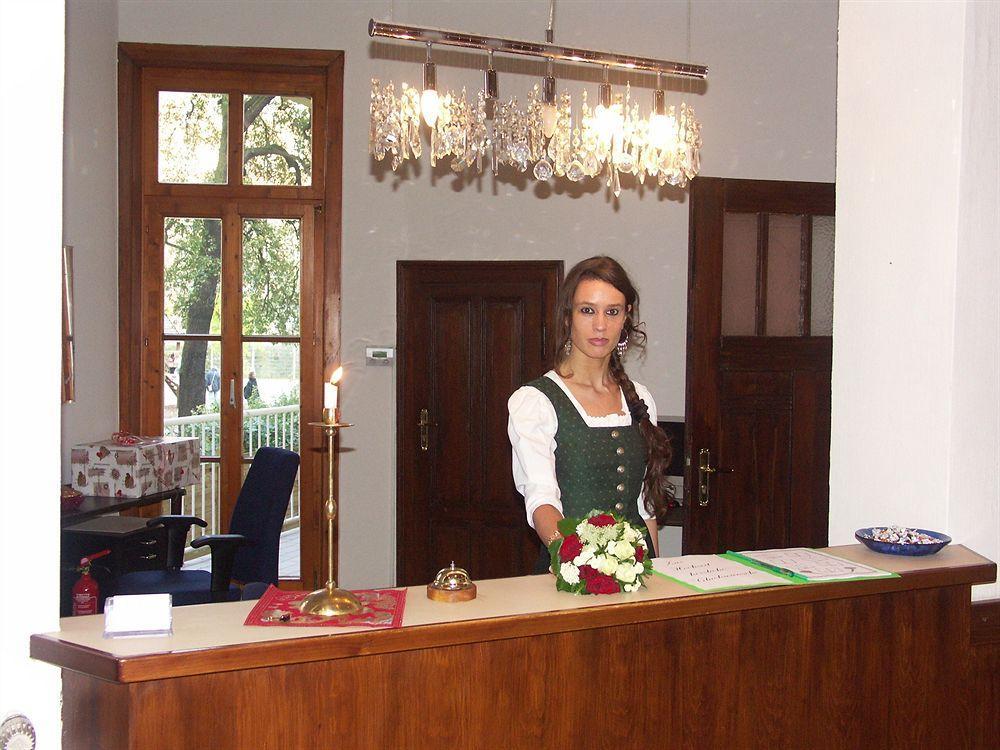 Avalon Bed & Breakfast Themen/- Nichtraucherhotel Ганновер Экстерьер фото